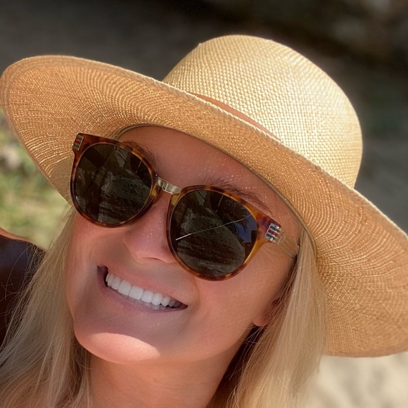 Profile Picture of Alexandra Pettit (@lexipettit) on Poshmark