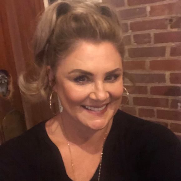 Profile Picture of Kim Brockner (@kimbrockner) on Poshmark