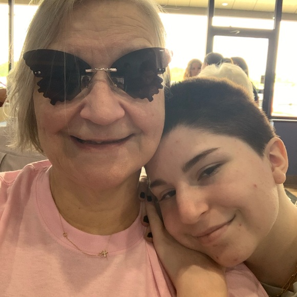 Profile Picture of Lynn Speegle (@lynnspeegle) on Poshmark