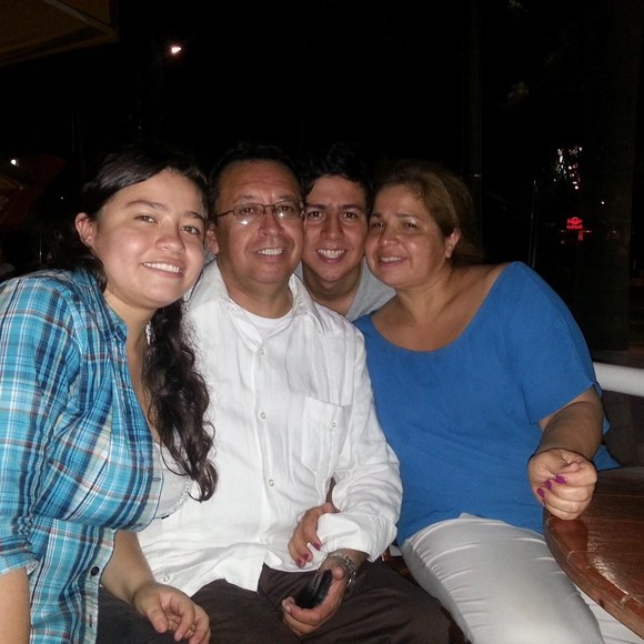 Profile Picture of Carlos Araque (@cjas1308) on Poshmark