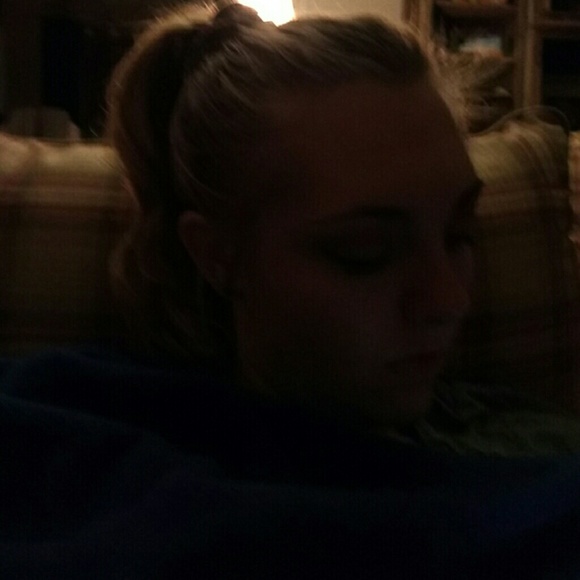 Profile Picture of Karen Mcham (@karenklo) on Poshmark