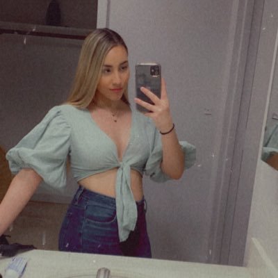 Profile Picture of Victoria Fabela❤️ (@fabela_victoria) on Twitter