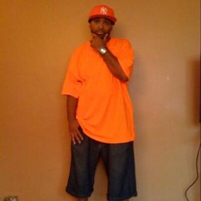 Profile Picture of Howard Lyons (@BiziSpike) on Twitter