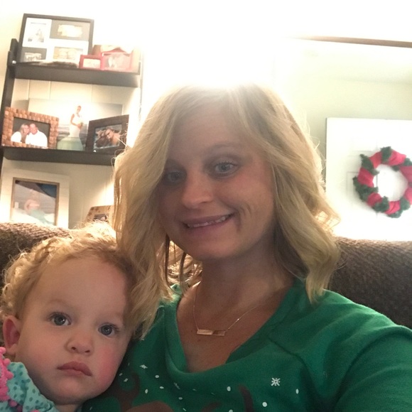 Profile Picture of Jillian Hodges (@jillianhodhes) on Poshmark