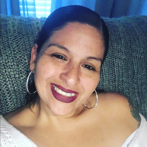 Profile Picture of Emilie Faussett (@emiliefaussett) on Poshmark