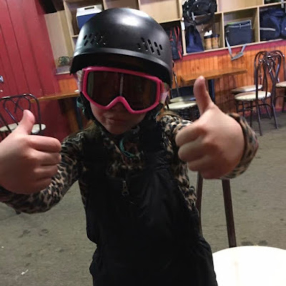 Profile Picture of Haleigh Hahnel (@hhahnel) on Poshmark