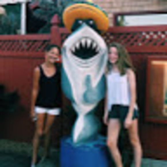 Profile Picture of Allie Giller (@aegiller) on Poshmark