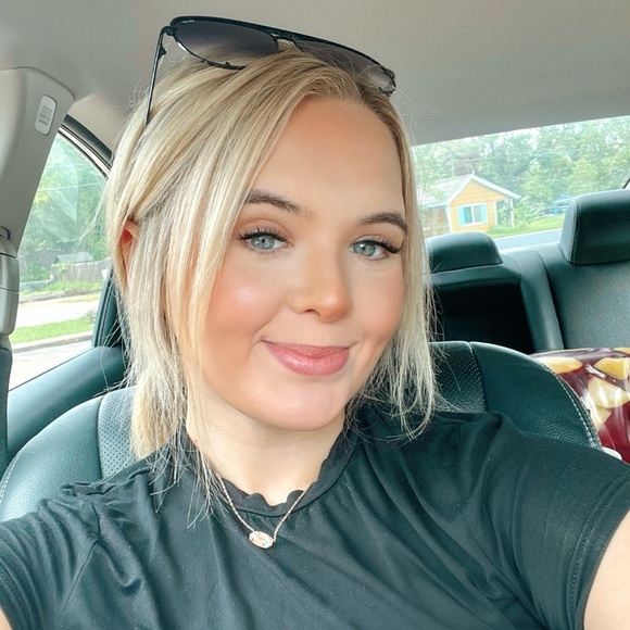 Profile Picture of Caitlin Erikson (@ce0707) on Poshmark