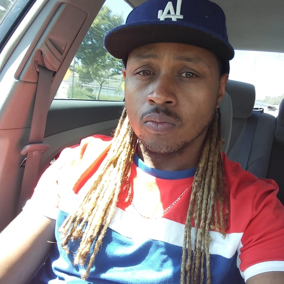 Profile Picture of Mark Ellison (@sparxxitup) on Poshmark