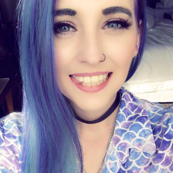 Kayleigh Tomson - Poshmark Profile Picture of Kayleigh Tomson (@sweetaskndy13) on Poshmark