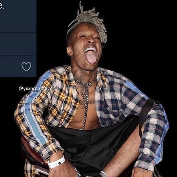 Profile Picture of Tanner Bell (@belltanner27) on Poshmark