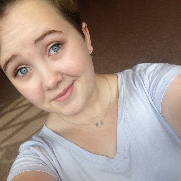 Profile Picture of Emma Pirozzi (@elpirozzi) on Poshmark