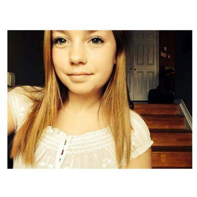 Profile Picture of Alexa Nadeau (@alexa_nadeau) on Twitter