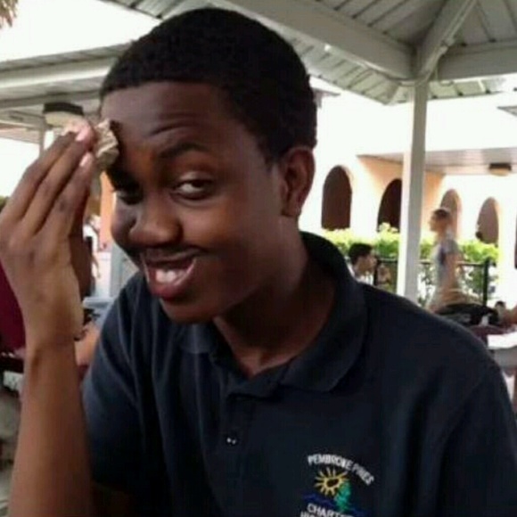 Profile Picture of Leonardo Alexander (@nardo13) on Poshmark