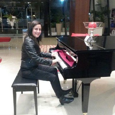 Profile Picture of Clarisa Cabrera (@clarihs) on Twitter