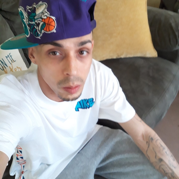 Profile Picture of Julio Perez (@julioperez783) on Poshmark