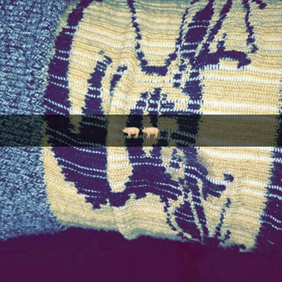 Profile Picture of Isabelle Gilbert (@ijg_21) on Poshmark