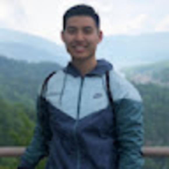 Profile Picture of Brian Hoang (@bhoang8855) on Poshmark