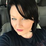 Profile Picture of Kelli Smith (@kellisellsthings) on Instagram