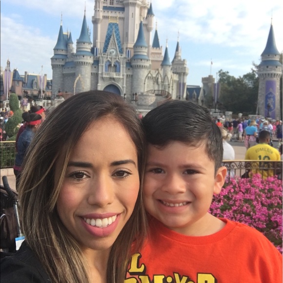 Profile Picture of Xochitl Blasquez (@xblasquez) on Poshmark