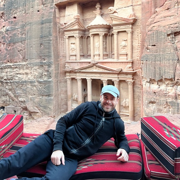 Profile Picture of David Osborne (@davidosborne551) on Poshmark