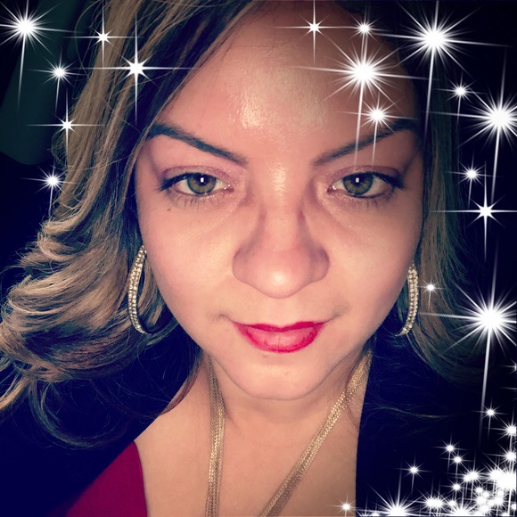 Profile Picture of Yaritza Sanchez (@yari8777) on Poshmark