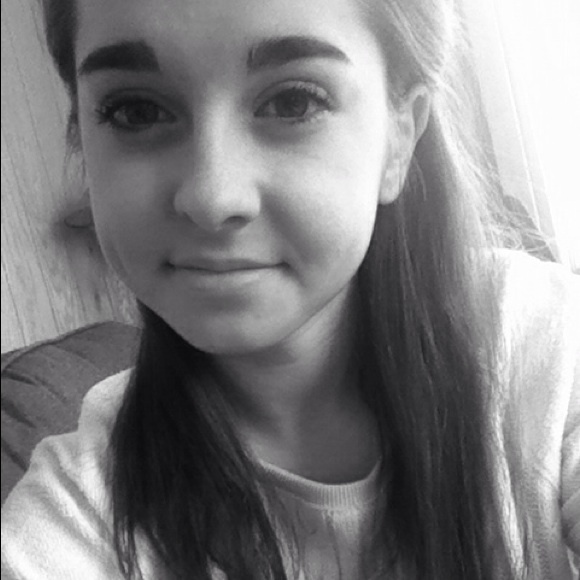 Profile Picture of Katherine Pearce (@katpearce19) on Poshmark