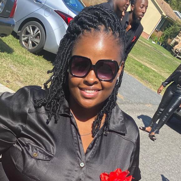 Profile Picture of Shawn Denton (@dentonshawn) on Poshmark