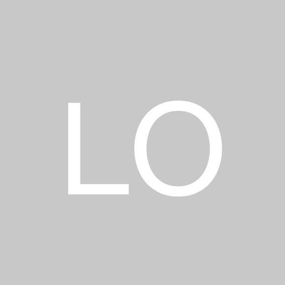 Profile Picture of Lori Odea (@llodea) on Poshmark
