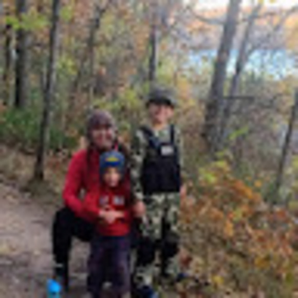 Profile Picture of Sara Fetyko (@fetymomma) on Poshmark