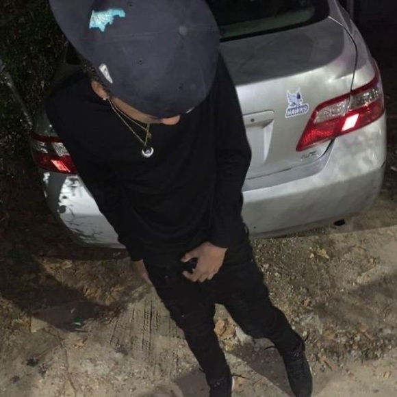 Profile Picture of Victor Suarez paulino (@victorsuarez826) on Poshmark