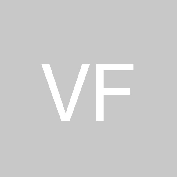 Profile Picture of Veronica Fuchs (@razorlips911) on Poshmark