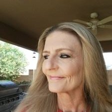 Profile Picture of Lori Compton (@lorigc1956) on Twitter