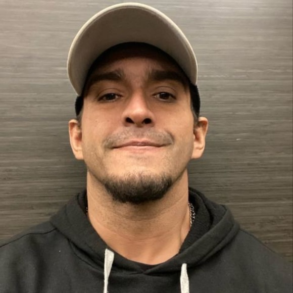 Profile Picture of Andre Sousa (@andreods) on Poshmark