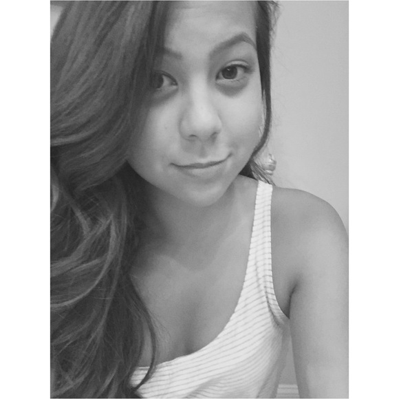 Profile Picture of Rianna Lotito (@rianna_lotito) on Poshmark