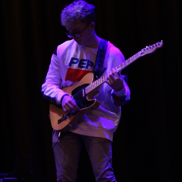 Profile Picture of Connor Leno (@connor_leno) on Poshmark