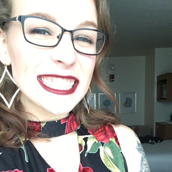 Profile Picture of Paige Morello (@paigememaybe_) on Poshmark