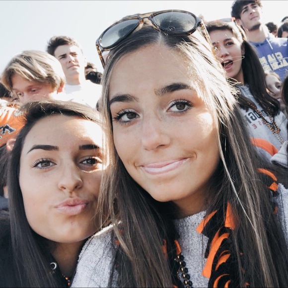 Profile Picture of Julia Hammerschlag (@juliahammer101) on Poshmark