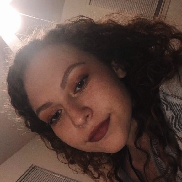 Profile Picture of Madison Datillo (@madisondatillo) on Poshmark