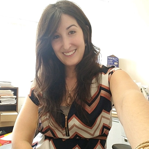 Profile Picture of Angela Elman (@angiepange225) on Poshmark