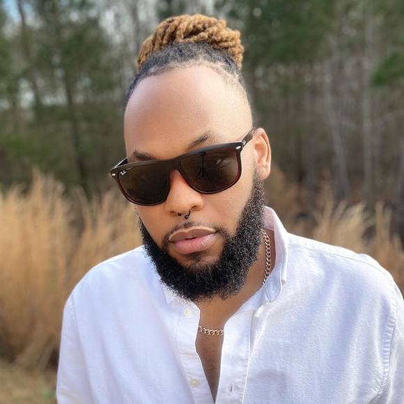 Profile Picture of Carl Beasley jr. (@sircarlton) on Poshmark