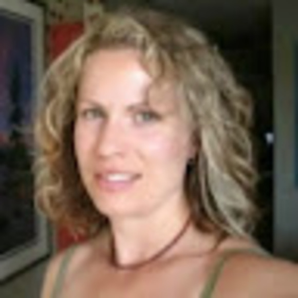 Profile Picture of Jenny Sharp (@jenny68199) on Poshmark