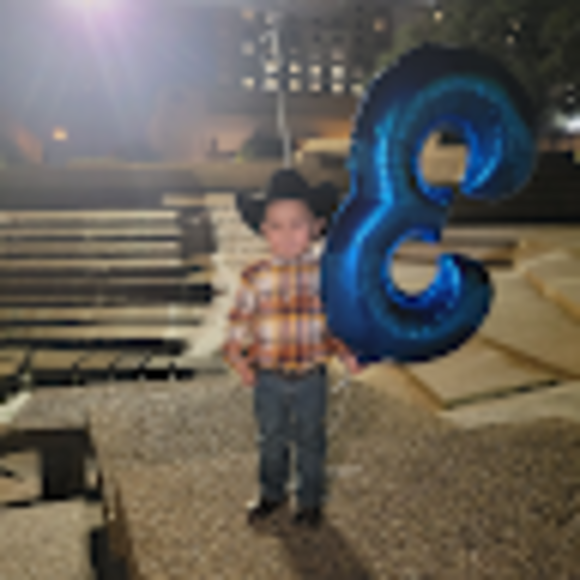 Profile Picture of Julia Saucedo (@saucedojulia33) on Poshmark