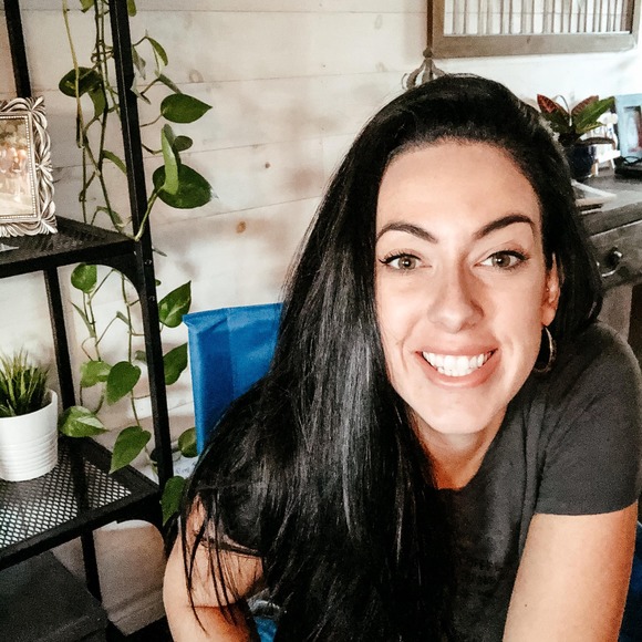 Profile Picture of Sandie Caissie linton (@cristalsc) on Poshmark