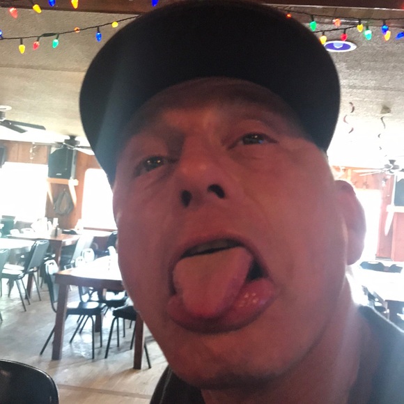 Michael Kuriger - Poshmark Profile Picture of Michael Kuriger (@mjkuriger) on Poshmark