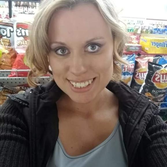 Heather Heather m green - Poshmark Profile Picture of Heather Heather m green (@hmgreen089) on Poshmark