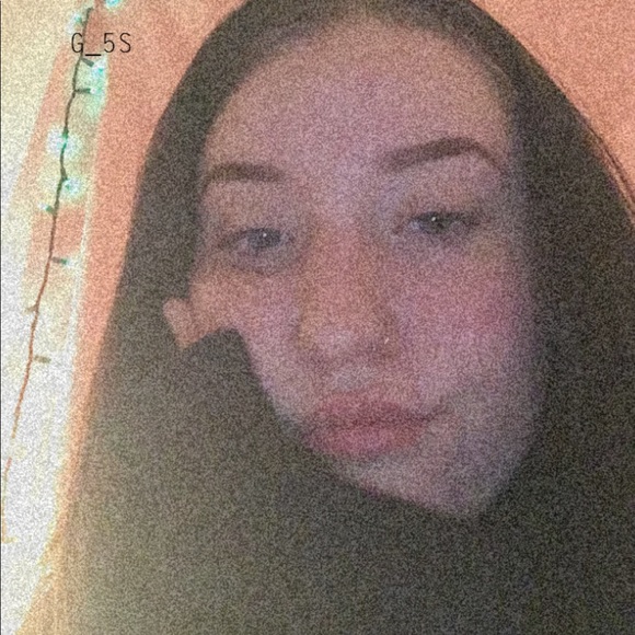 Profile Picture of Sabrina Gaucher (@sabrinagaucher) on Poshmark