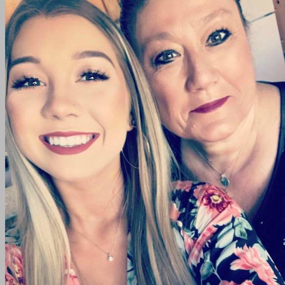 Profile Picture of Terry Dubsky (@tclar7) on Poshmark