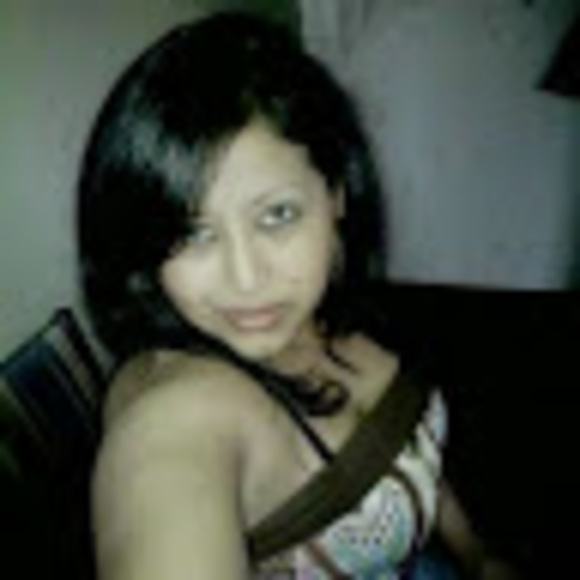 Profile Picture of Belsy Reyes (@belsyreyes) on Poshmark
