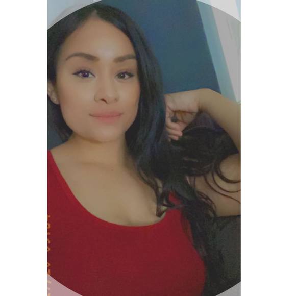 Profile Picture of Andreina Jimenez (@ninaj221) on Poshmark